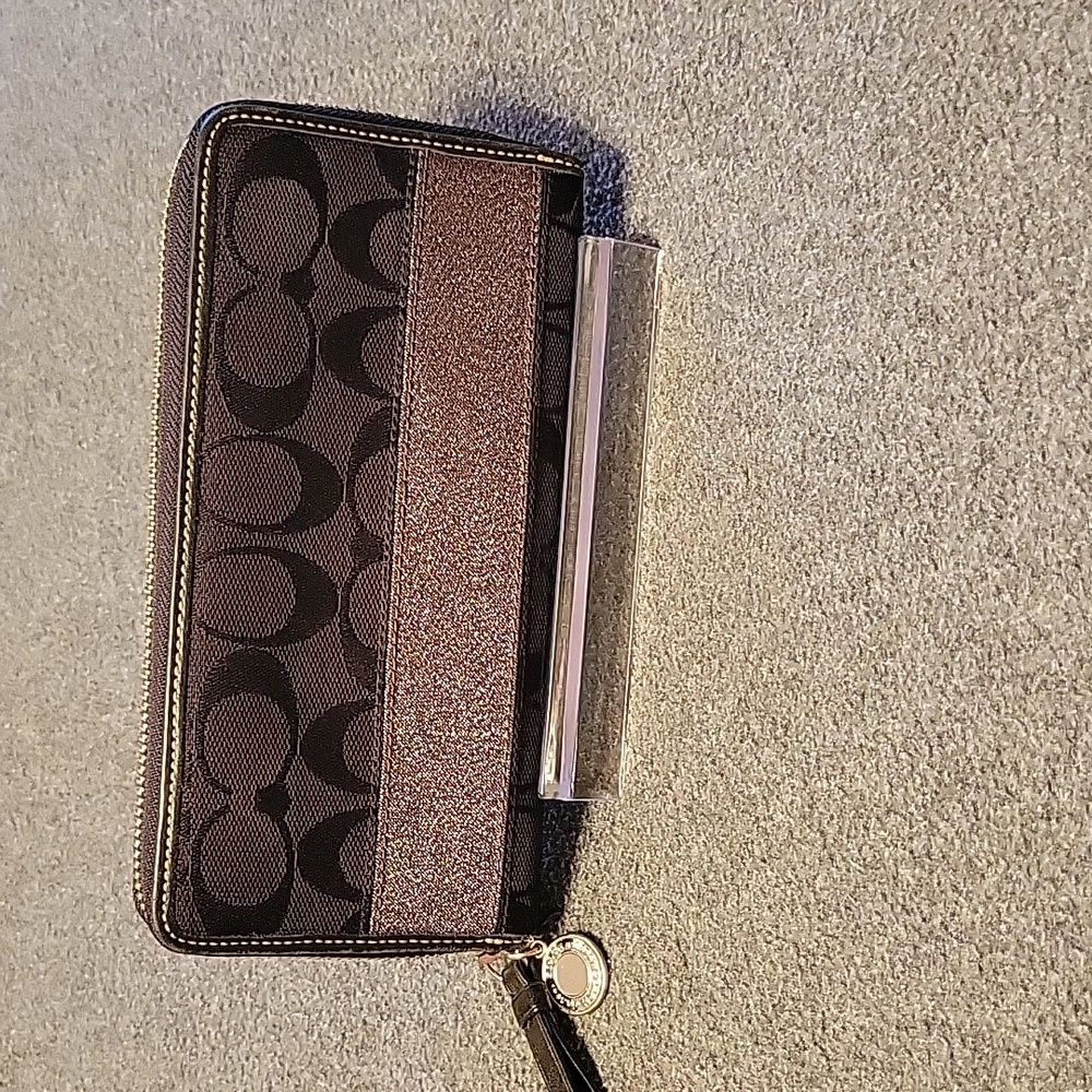 EUC Coach Legacy full zip wallet with glitter stripe